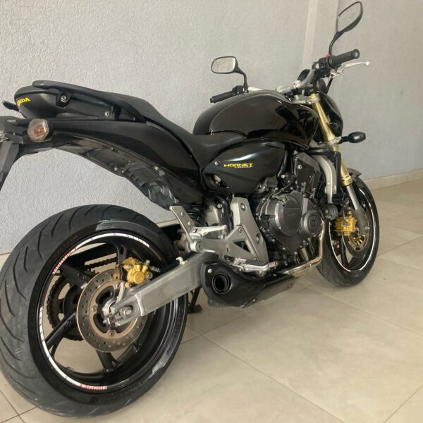 CB600f Hornet - Image 3