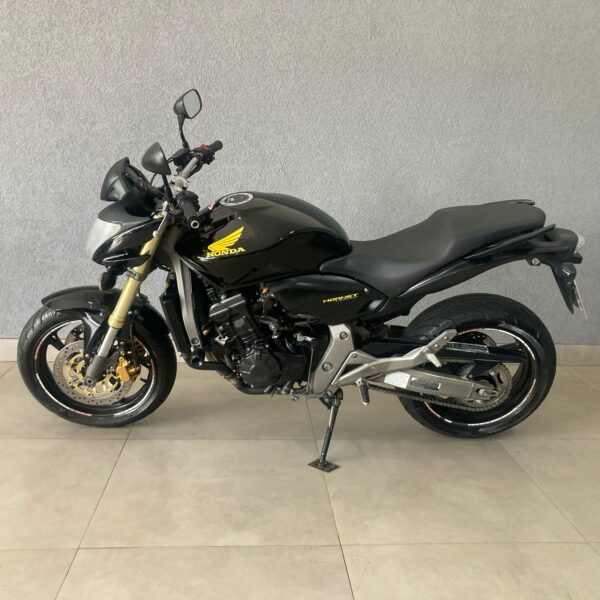 CB600f Hornet - Image 5