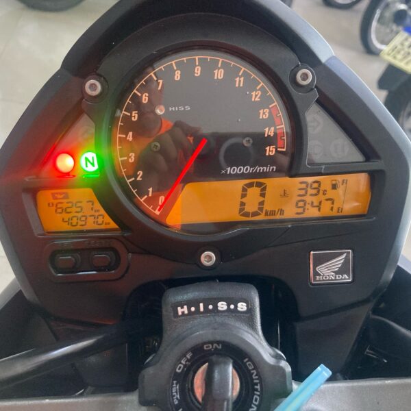 CB600f Hornet - Image 7