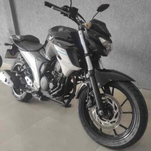 Moto Fazer 250 2021 preta