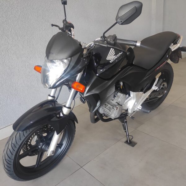 CB 300R - Image 4