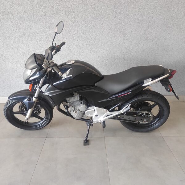 CB 300R - Image 5