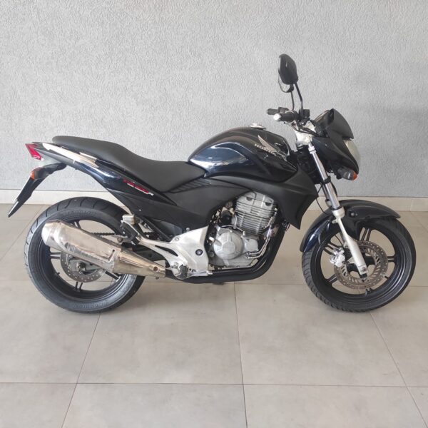 CB 300R - Image 2
