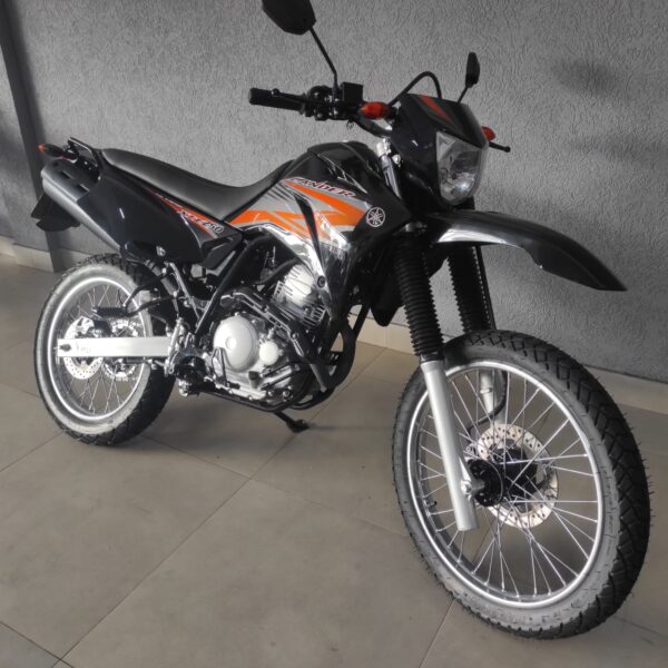 Moto XTZ250 Lander 2012 preta