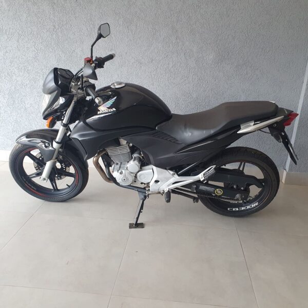 CB 300R - Image 5