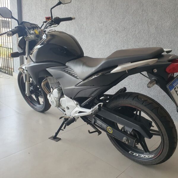CB 300R - Image 6