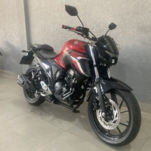 Yamaha Fazer 250 vermelha